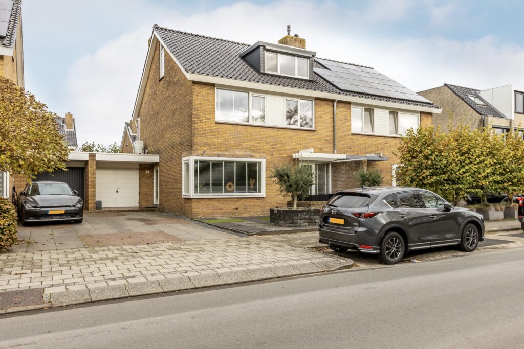 Reeuwijk – Armstronglaan 21 – Hoofdfoto